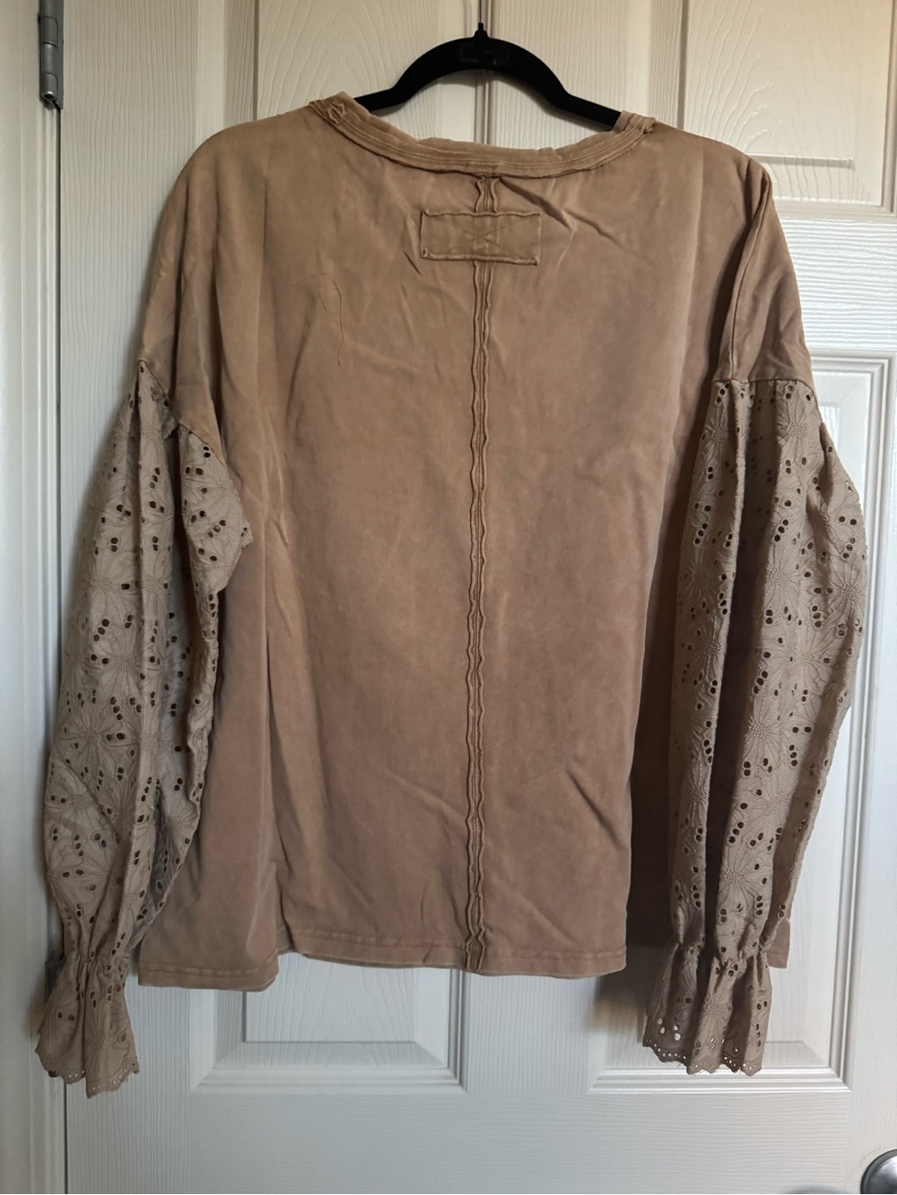 NWOT Bohemela Beige Evil Eye Print Long Sleeve Tee with Eyelet Sleeves, Large - Picture 4 of 13